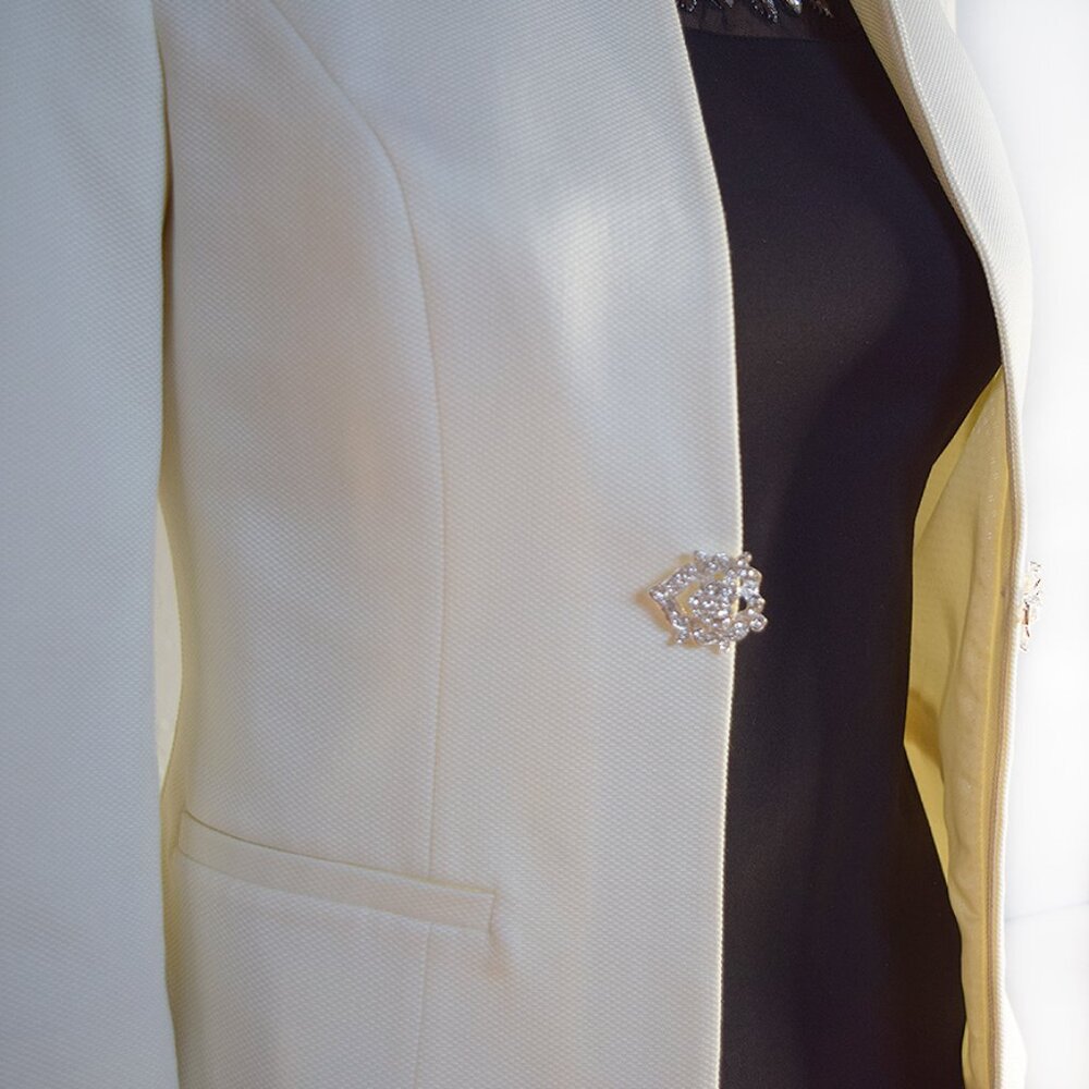 Open Front Cropped Suit Jacket - Picture 12 of 16